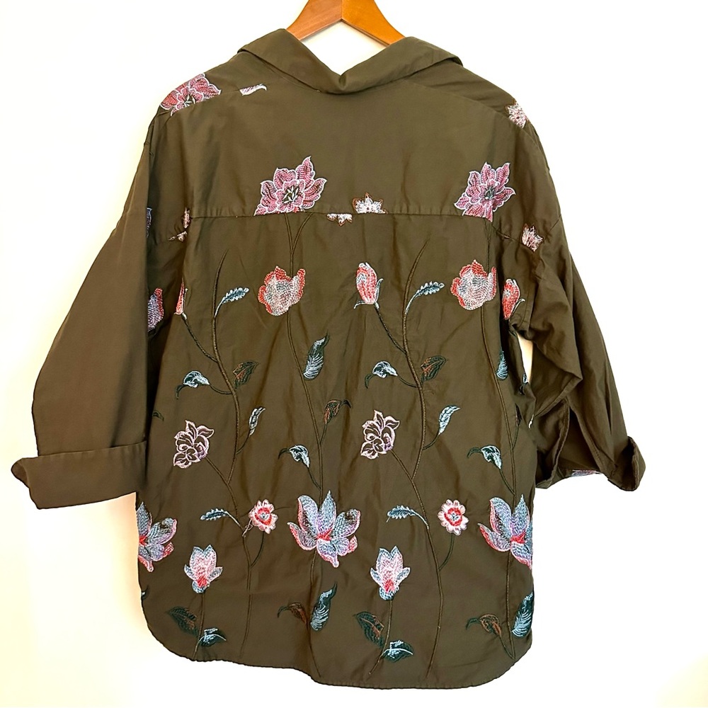 Tensione In Embroidered Oversized Army Green Olive Button Down Shirt Size Small - Picture 2 of 11
